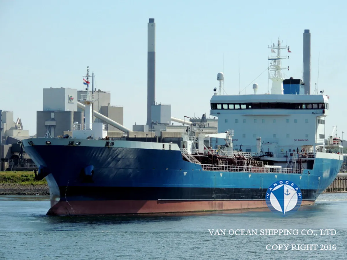 Kapal tanker minyak/bahan kimia kanggo didol