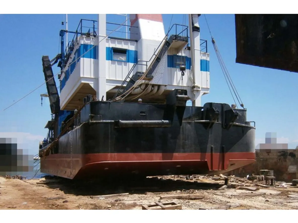 Kapal dredger kanggo didol
