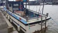 Kapal cutter kanggo didol