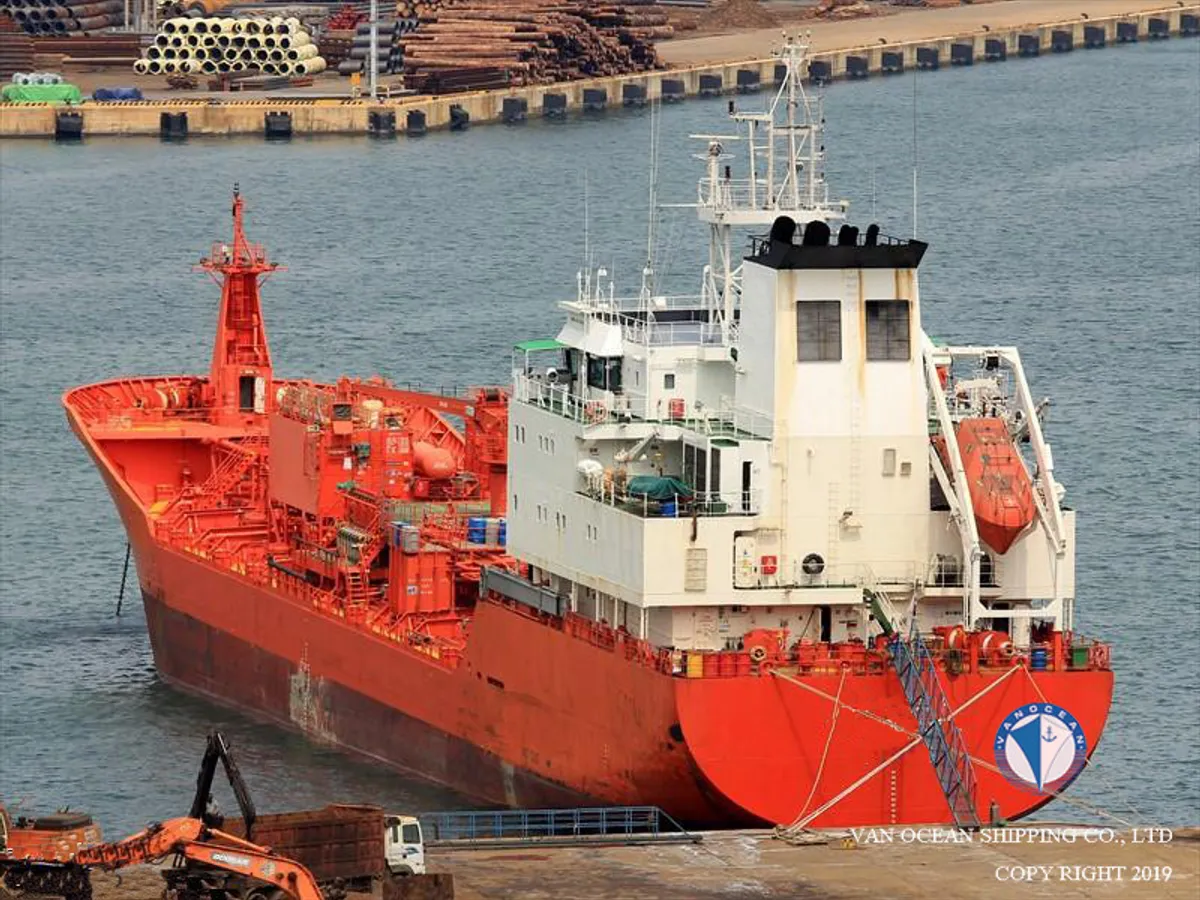 Kapal tanker minyak/bahan kimia kanggo didol