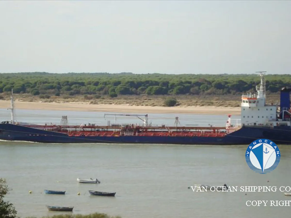 Kapal tanker minyak/bahan kimia kanggo didol