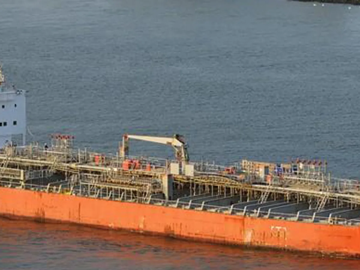 Kapal tanker minyak/bahan kimia kanggo didol