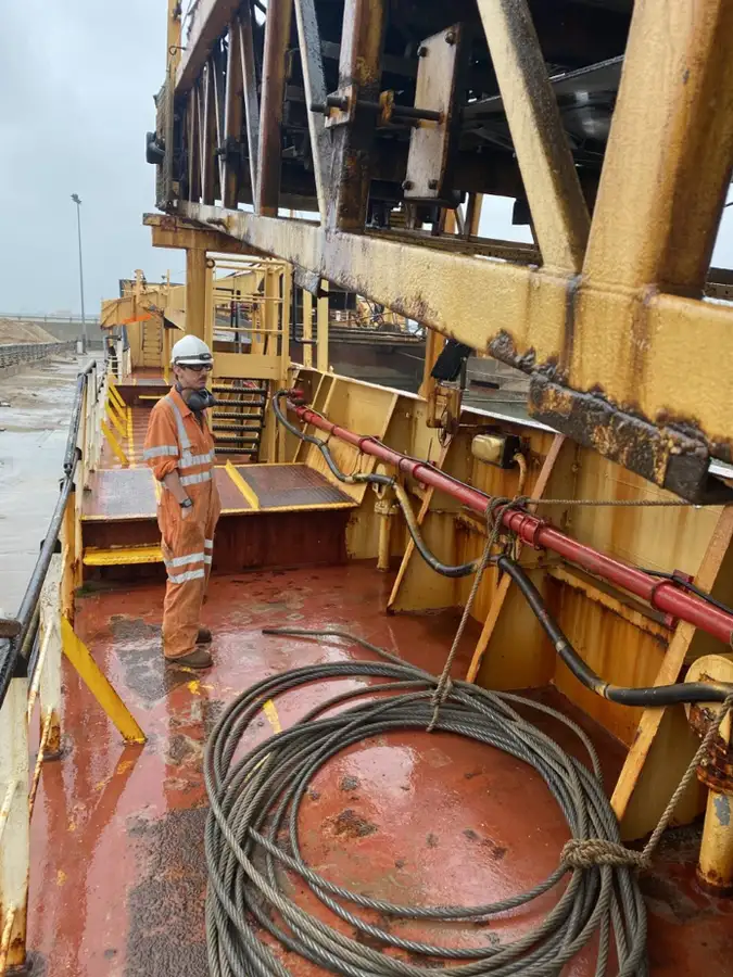 Kapal dredger kanggo didol