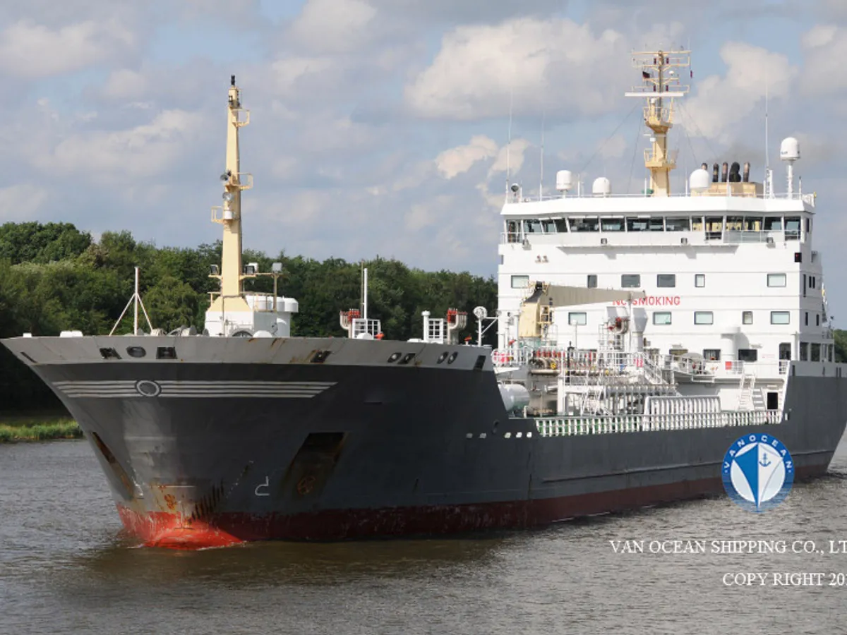 Kapal tanker minyak/bahan kimia kanggo didol