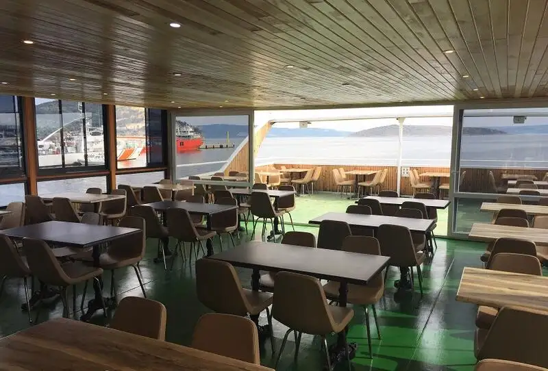 Kapal restoran kanggo didol