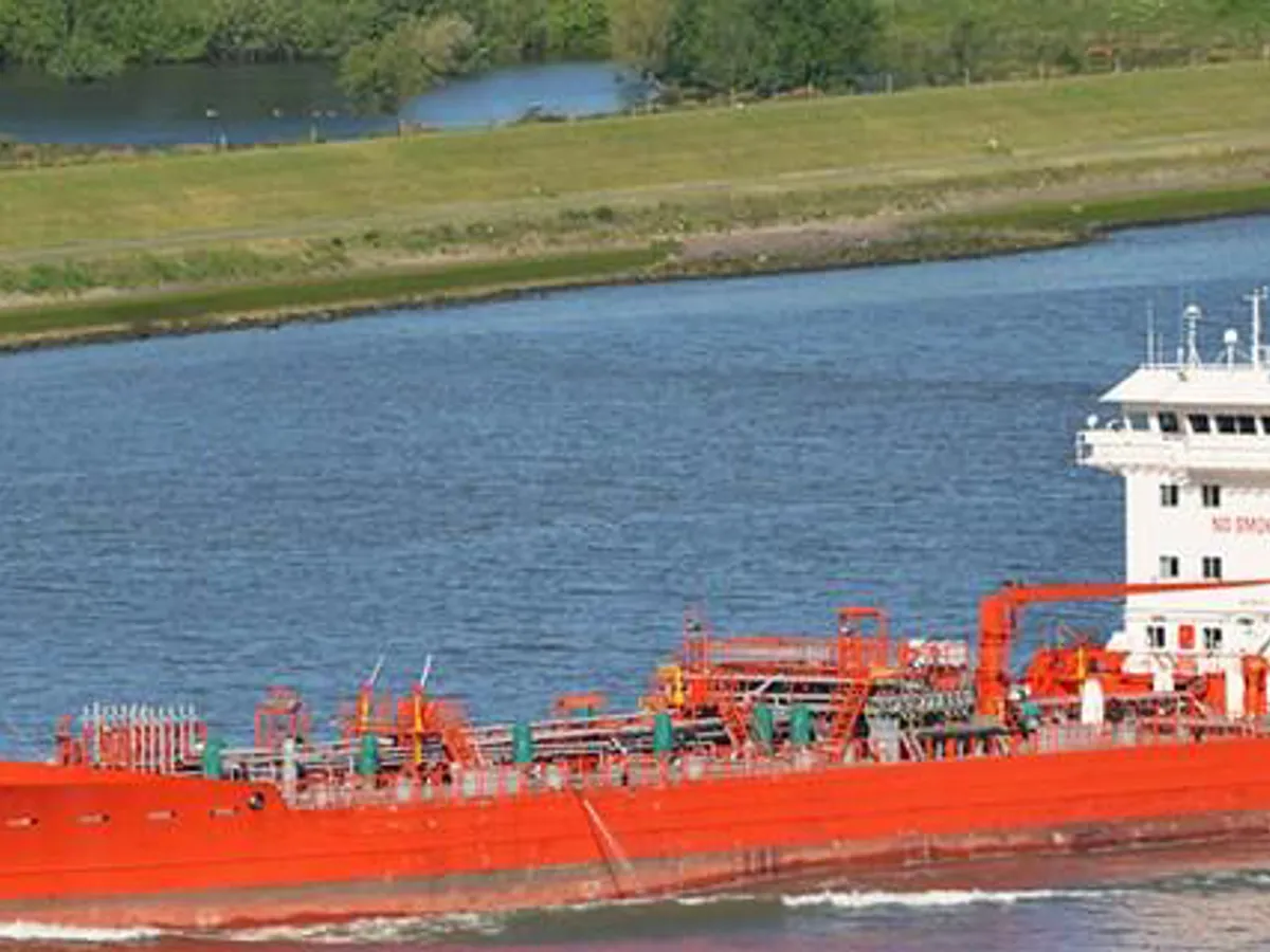 Kapal tanker minyak/bahan kimia kanggo didol