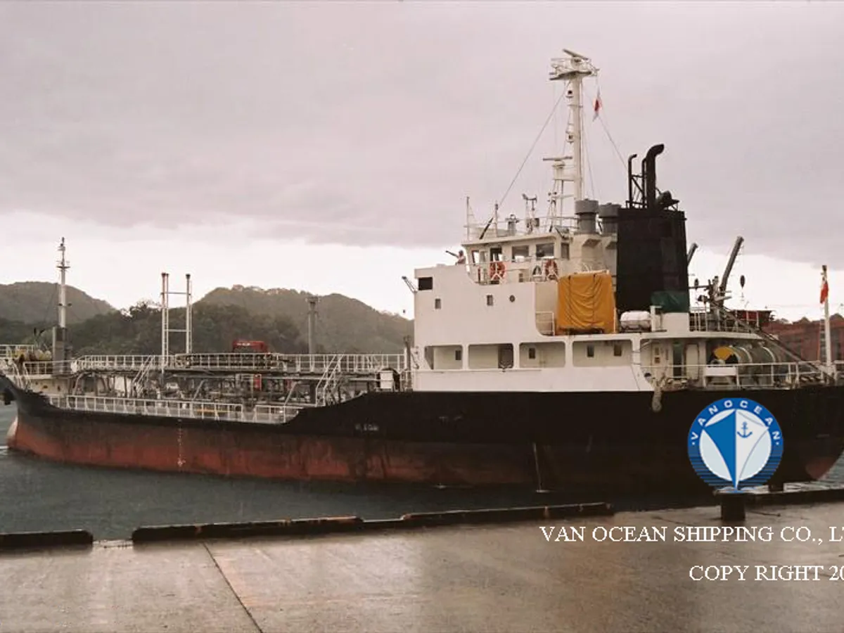 Kapal tanker minyak/bahan kimia kanggo didol