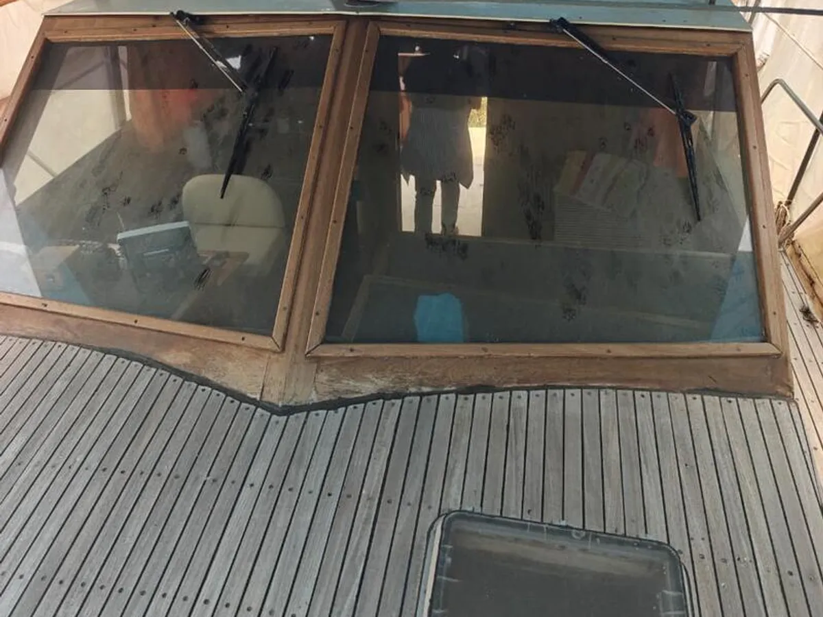 Kapal kerja kanggo didol