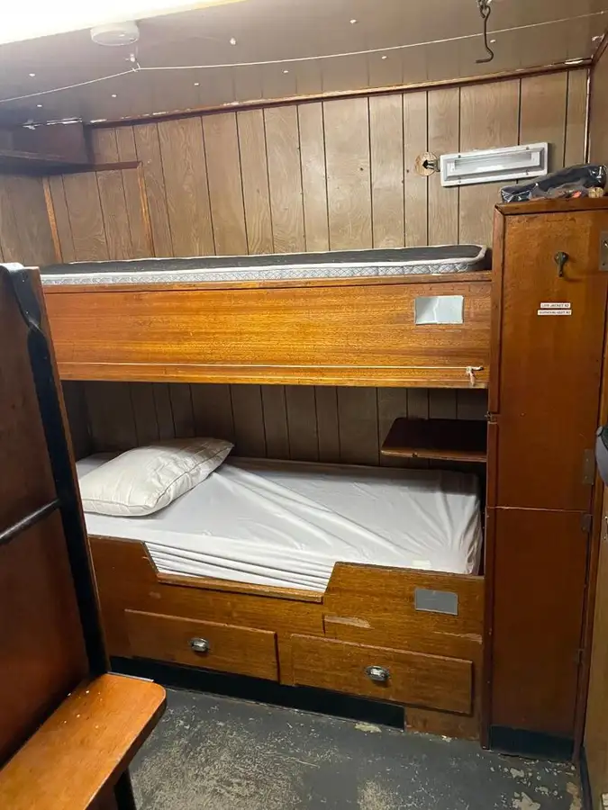 Kapal dredger kanggo didol