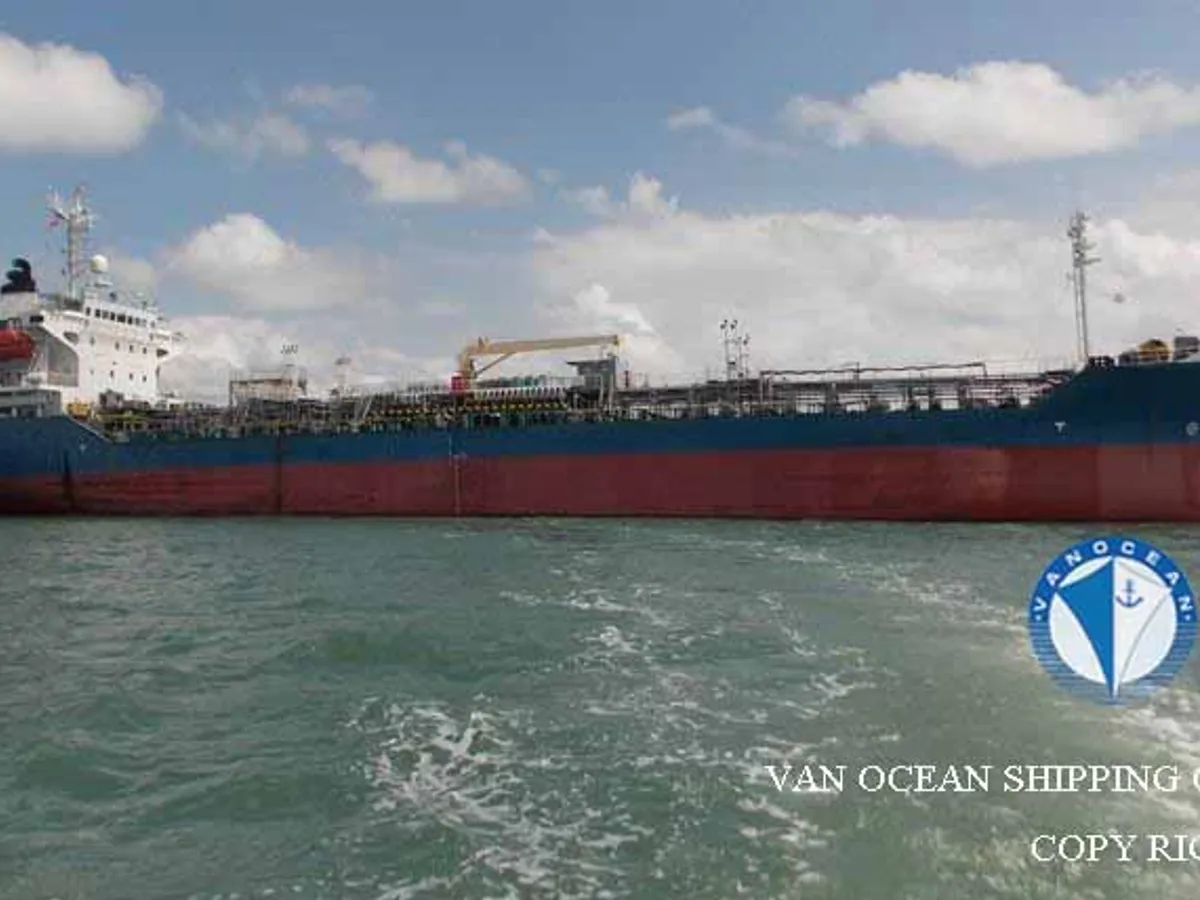 Kapal tanker minyak/bahan kimia kanggo didol