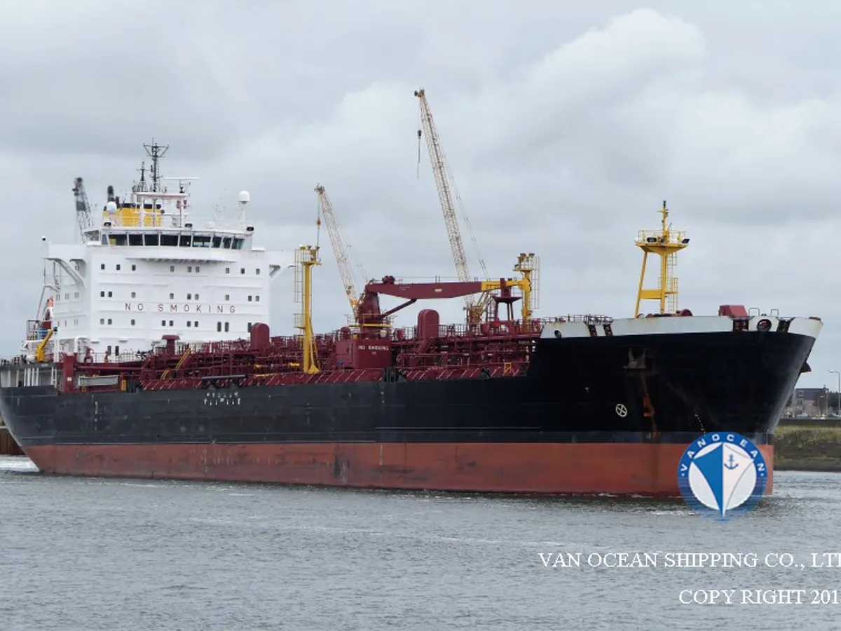 Kapal tanker minyak/bahan kimia kanggo didol