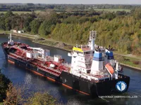 Kapal tanker minyak/bahan kimia kanggo didol