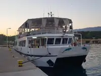 Katamaran kanggo didol