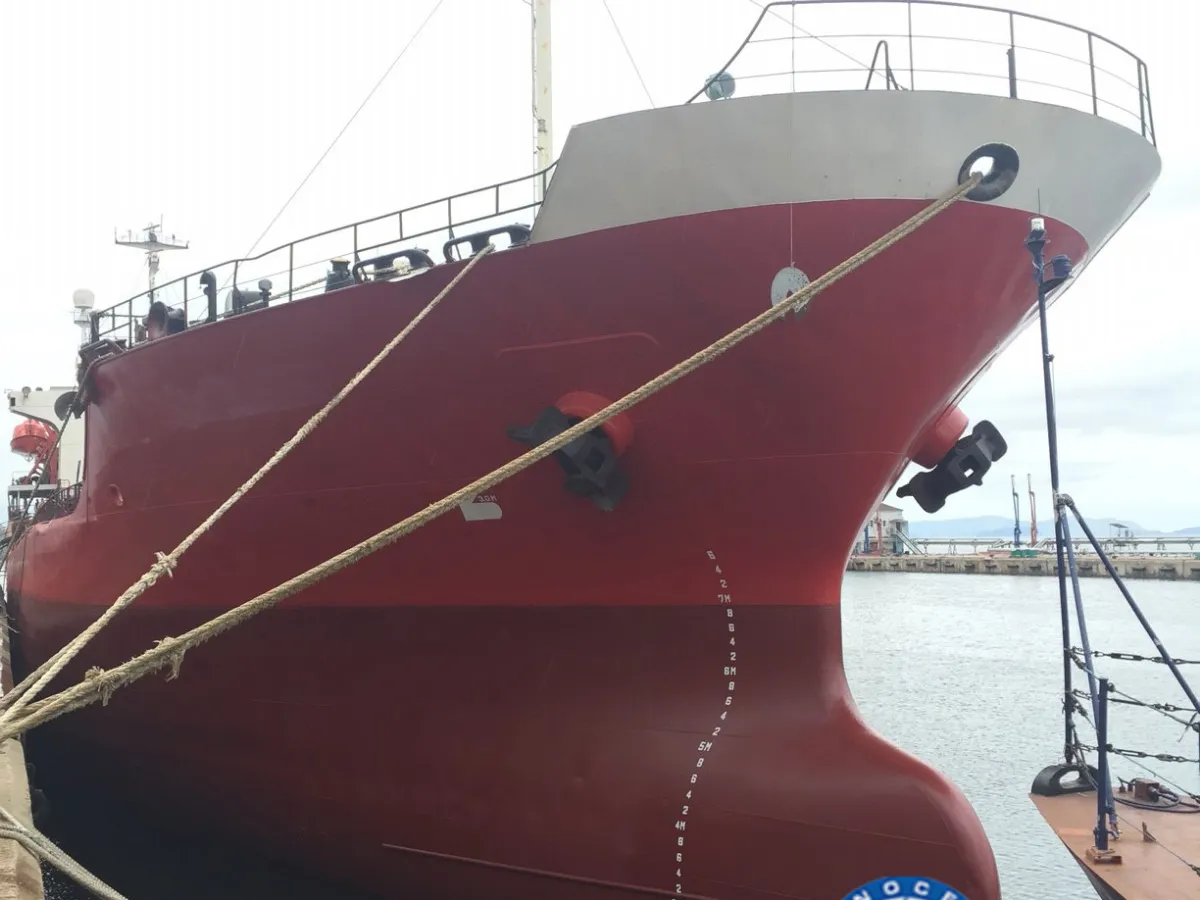 Kapal tanker minyak/bahan kimia kanggo didol