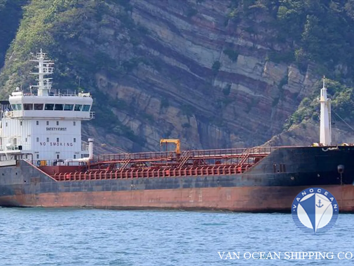 Kapal tanker minyak/bahan kimia kanggo didol