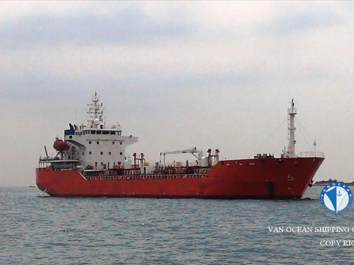 Kapal tanker minyak/bahan kimia kanggo didol