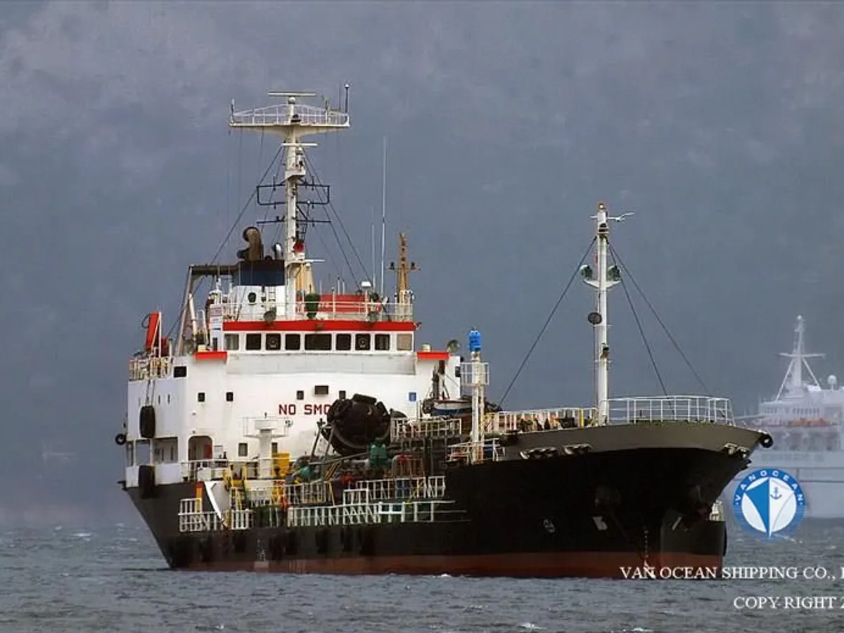 Kapal tanker minyak/bahan kimia kanggo didol