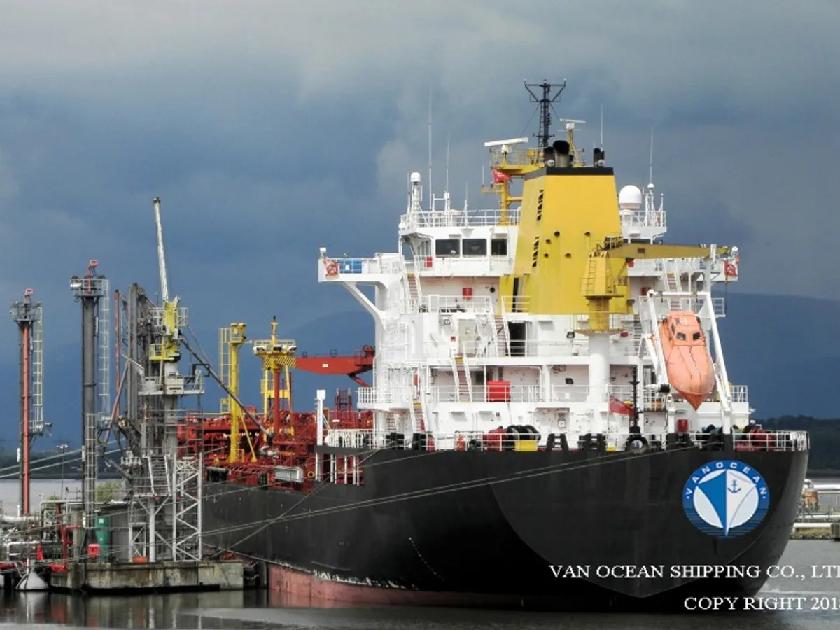 Kapal tanker minyak/bahan kimia kanggo didol