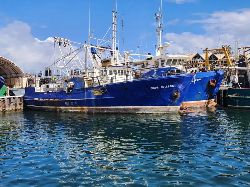 Kapal trawler kanggo didol