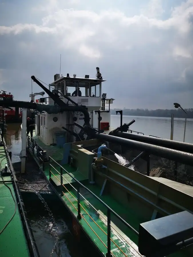 Kapal dredger kanggo didol