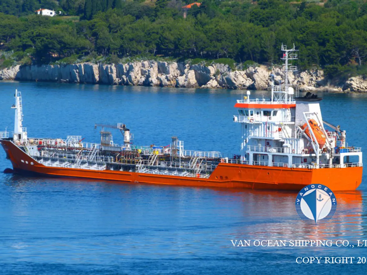 Kapal tanker minyak/bahan kimia kanggo didol