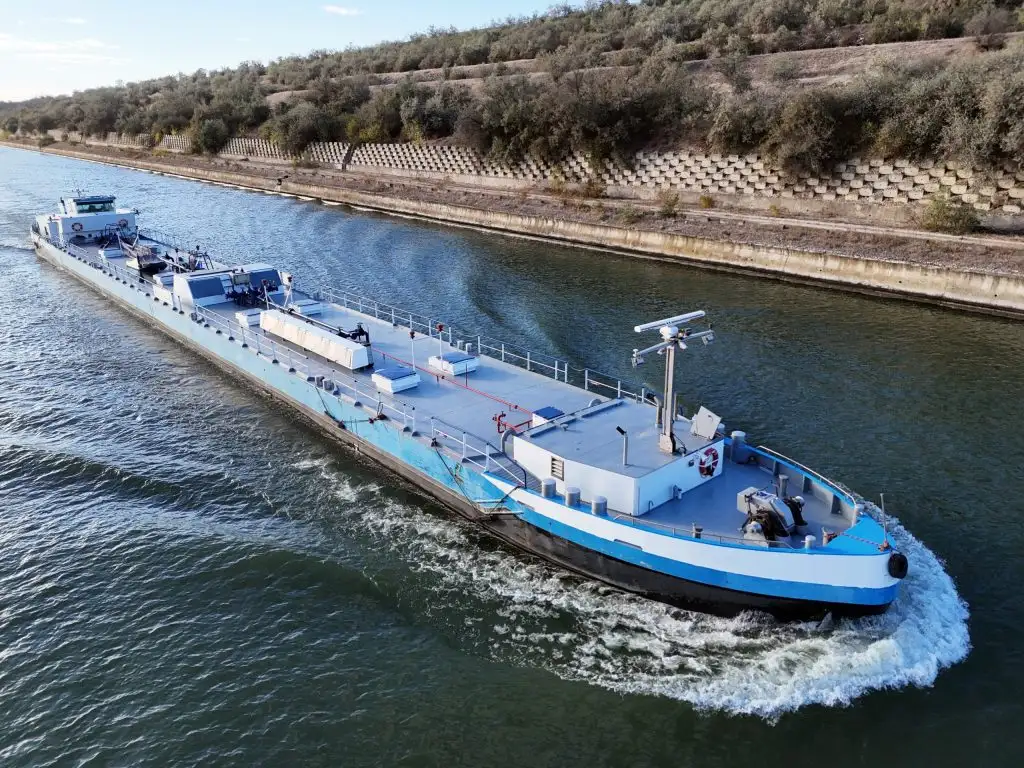 Kapal tanker minyak/bahan kimia kanggo didol