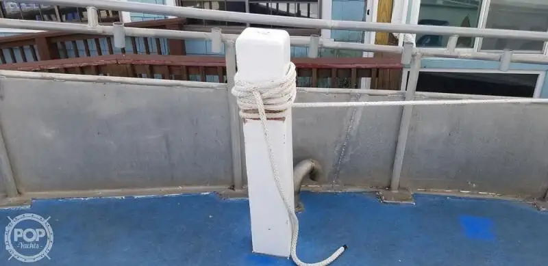 Katamaran kanggo didol