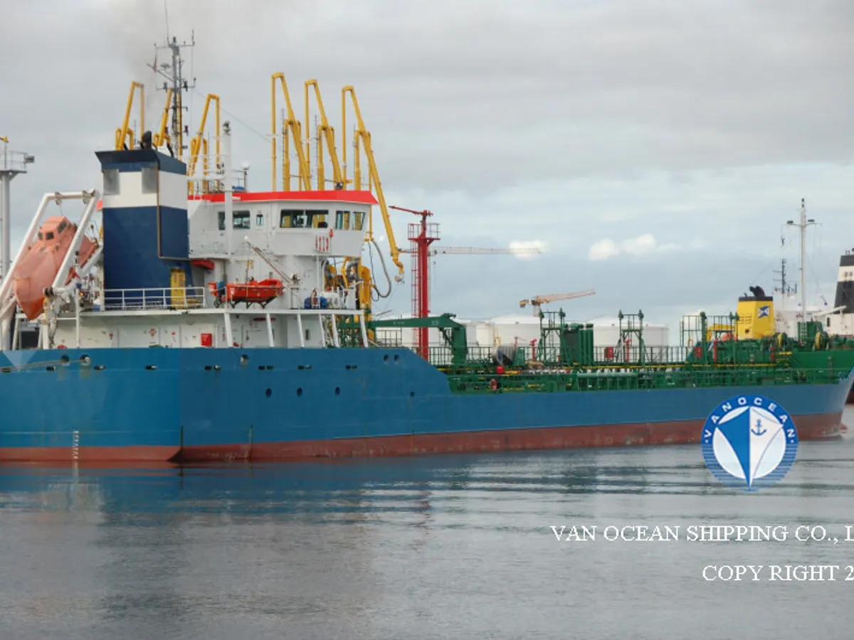 Kapal tanker minyak/bahan kimia kanggo didol