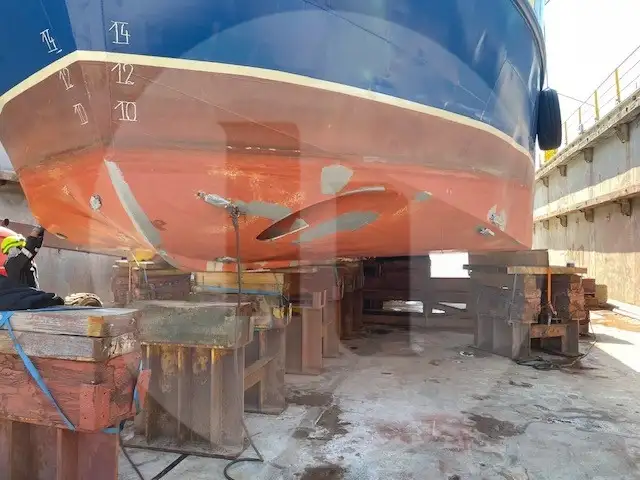 Kapal trawler berkas kanggo didol
