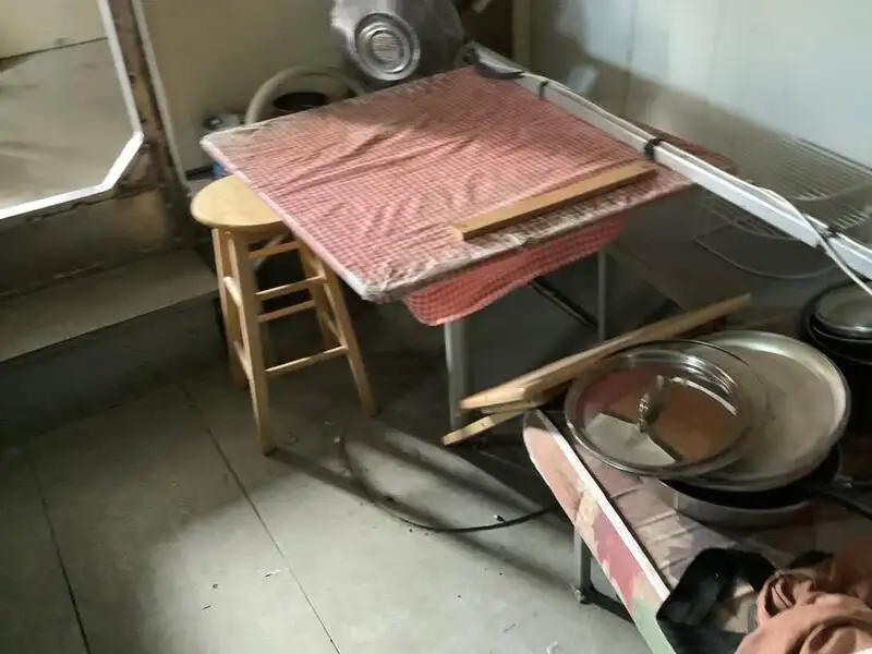 Kapal kerja kanggo didol
