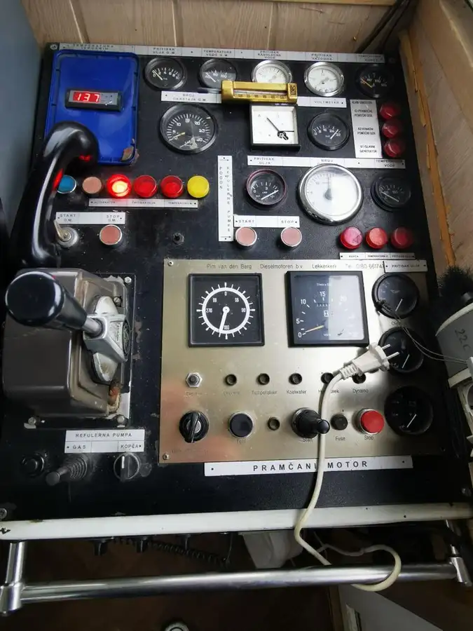 Kapal dredger kanggo didol