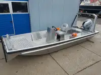 Kapal kerja kanggo didol