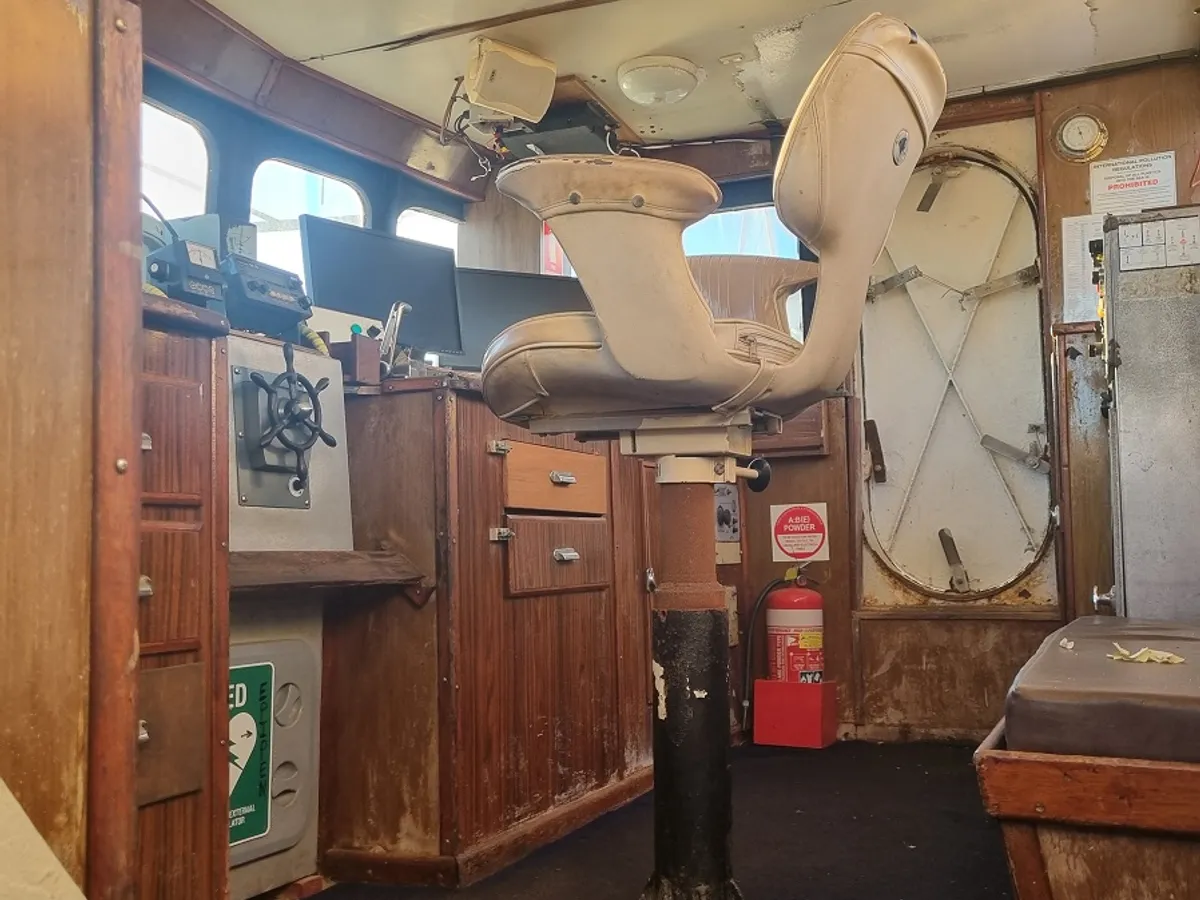 Kapal trawler kanggo didol