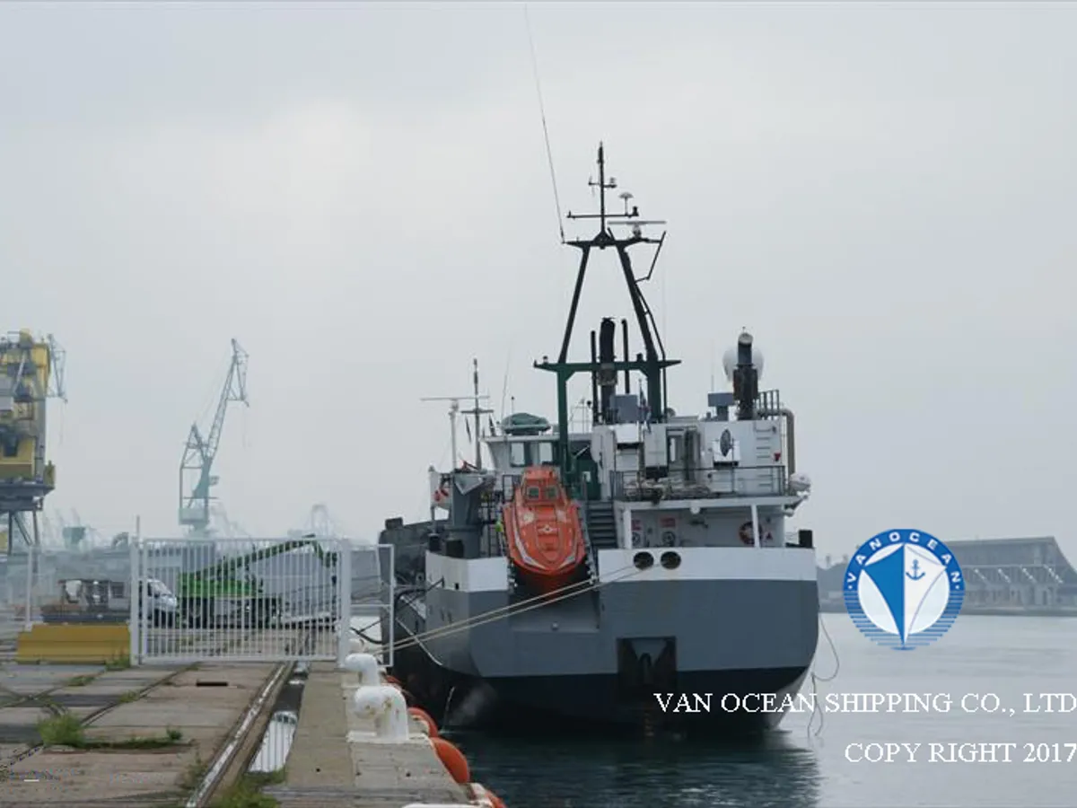 Kapal tanker minyak/bahan kimia kanggo didol