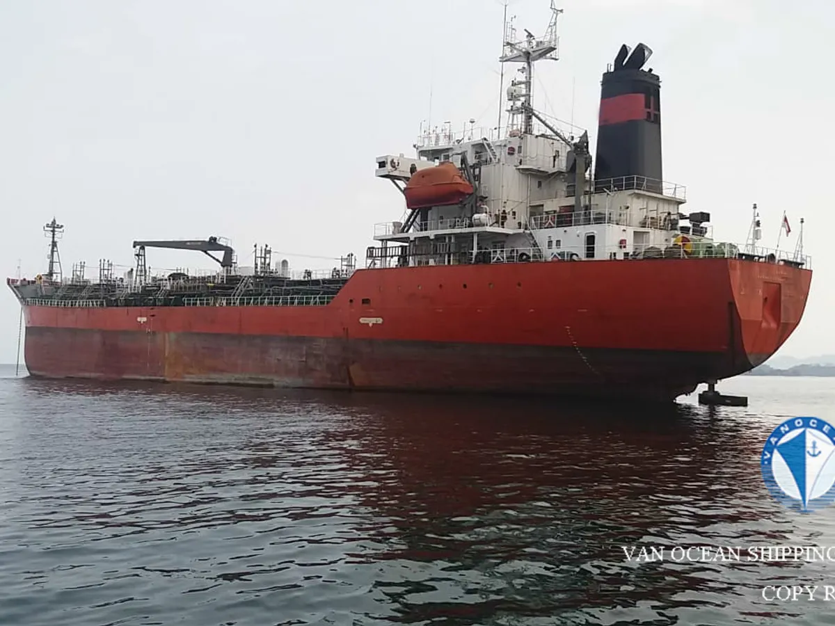 Kapal tanker minyak/bahan kimia kanggo didol