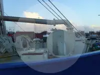 Kapal trawler berkas kanggo didol