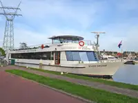 Kapal penumpang kanggo didol