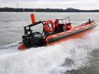 Kapal kontainer kanggo didol