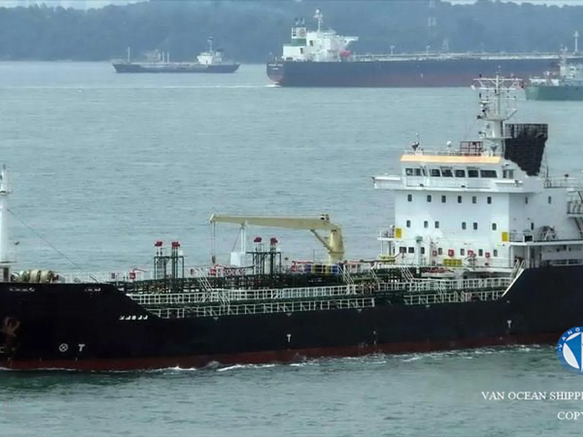 Kapal tanker minyak/bahan kimia kanggo didol
