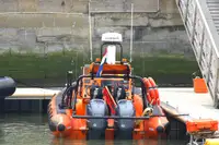 Kapal kontainer kanggo didol