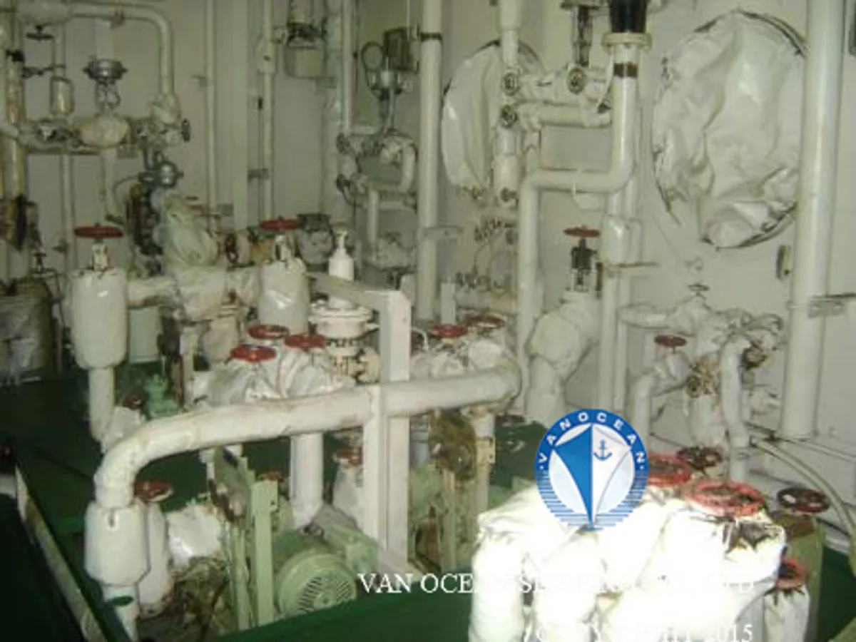 Kapal tanker minyak/bahan kimia kanggo didol