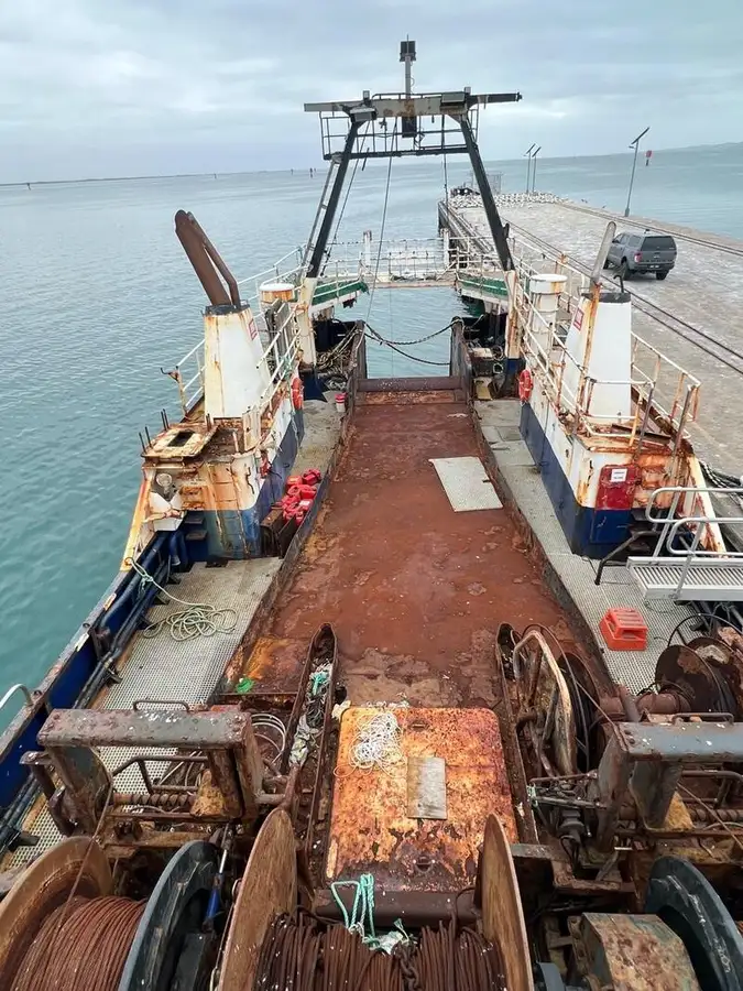 Kapal trawler kanggo didol