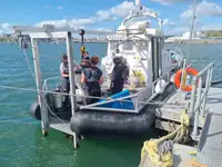 Kapal kerja kanggo didol