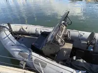 Kapal karet kaku kanggo didol