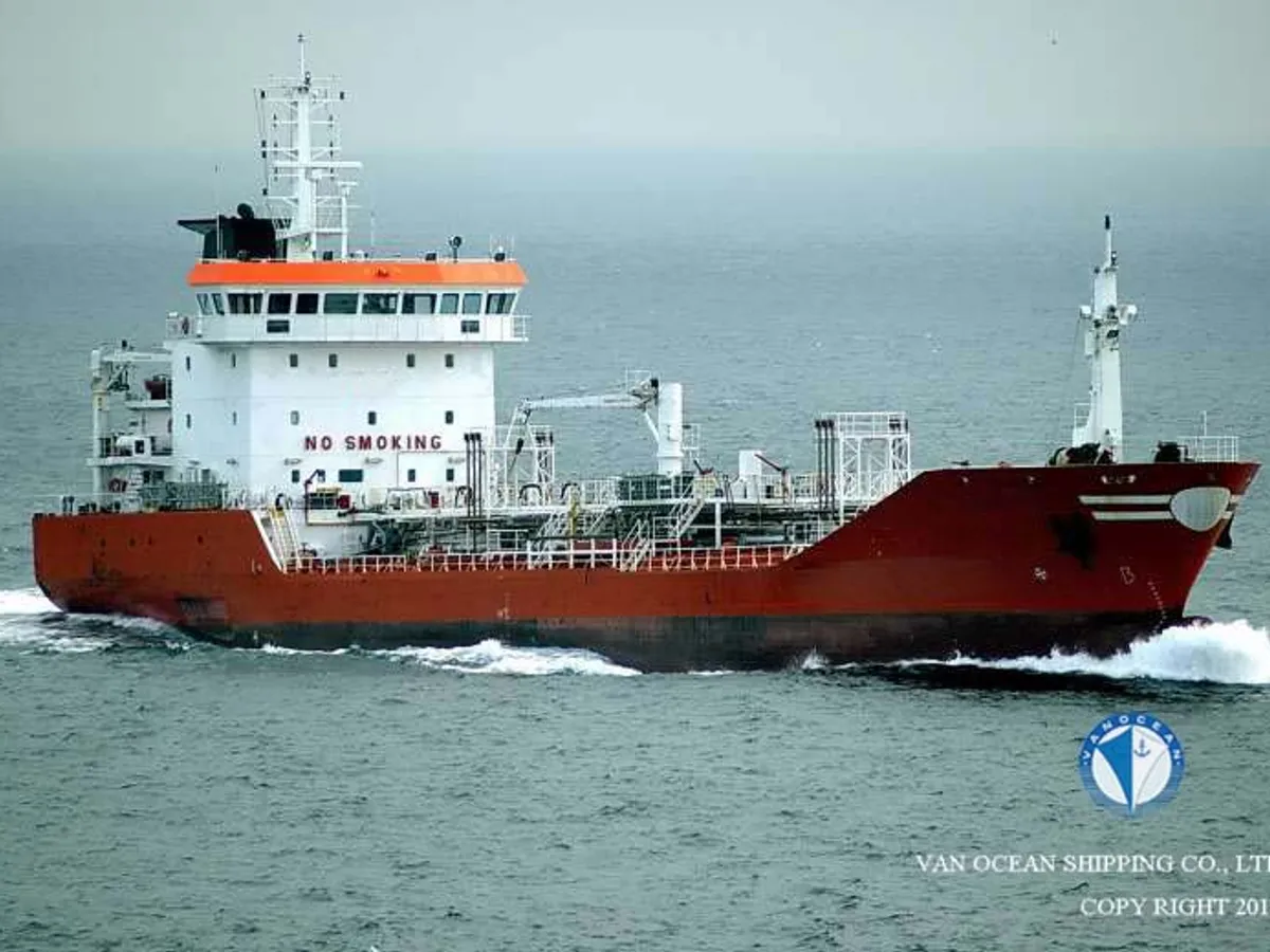 Kapal tanker minyak/bahan kimia kanggo didol