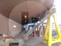 Kapal pengangkut iwak urip kanggo didol