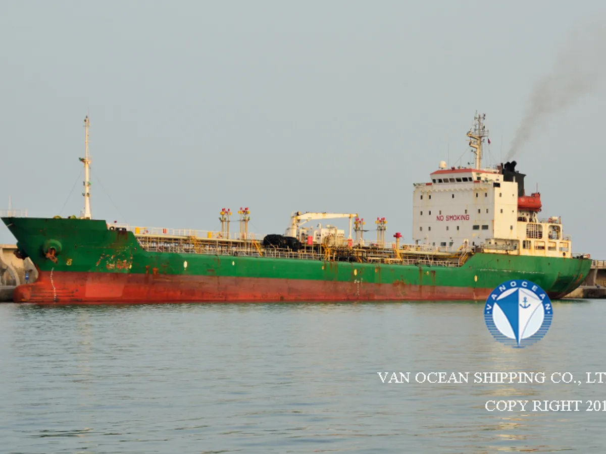 Kapal tanker minyak/bahan kimia kanggo didol