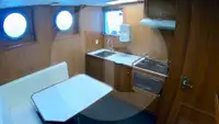 Kapal trawler berkas kanggo didol