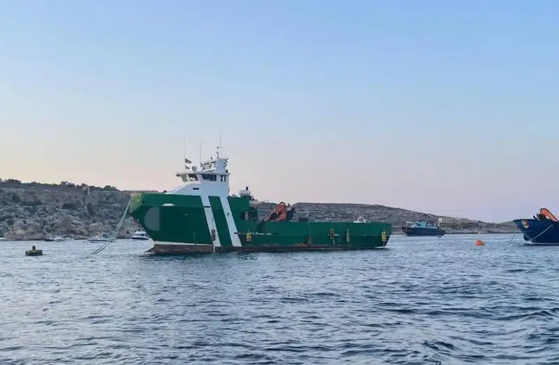Kapal kerja kanggo didol