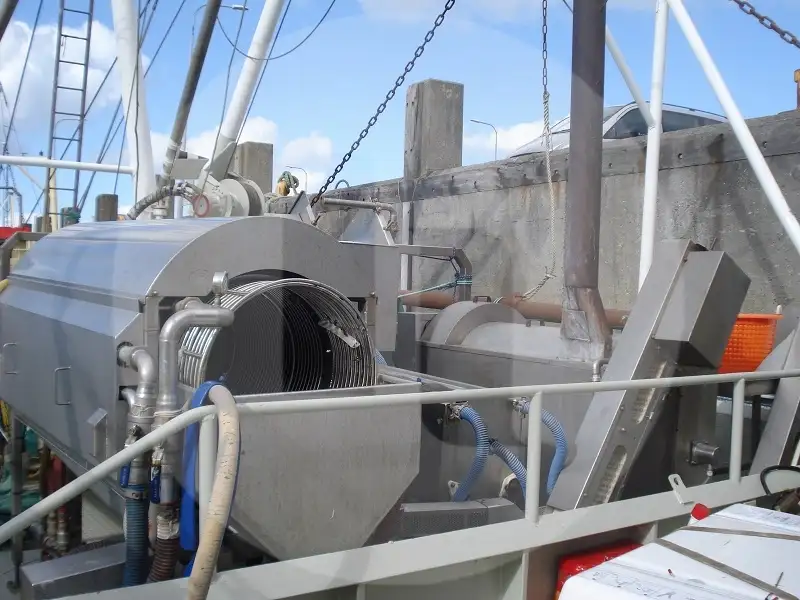 Kapal trawler berkas kanggo didol